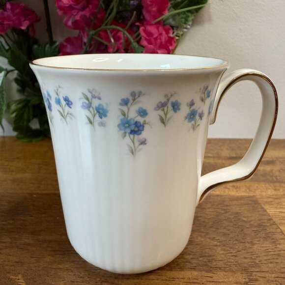 Royal Albert Memory Lane Mug Blue Forget Me Not Bone China England Vintage‎ - Picture 1 of 9